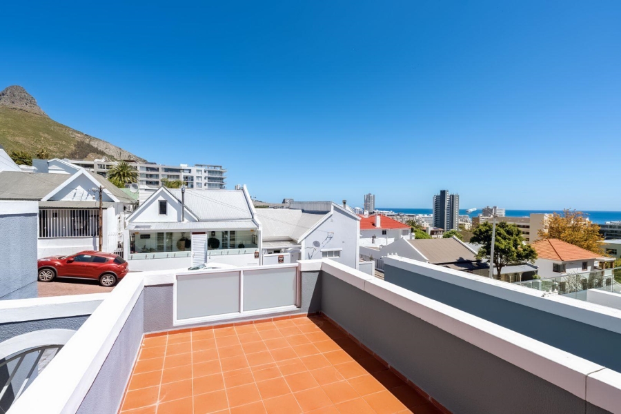 2 Bedroom Property for Sale in Sea Point Western Cape